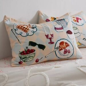 NWT UO Tablescape Patterned Sham Set